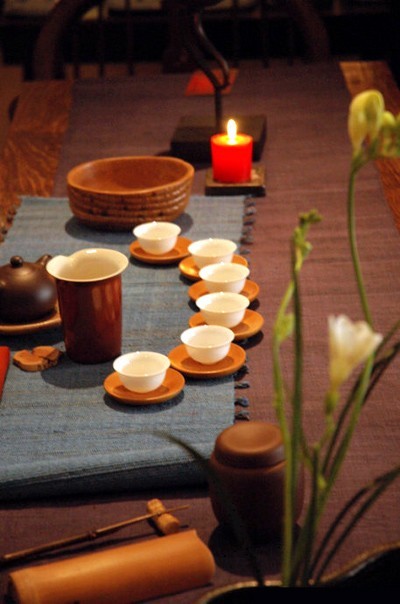 思无邪，意无狂，行无燥；眉波不涌，吐纳恒常。