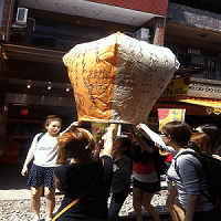 台湾自由行包车环岛找旅游王子就对了
包车环岛旅游WISH七人座汽车:
台北宜兰一天1000人民币
台中高雄垦丁花莲一天1200人民币
现代九人座汽车:
台北宜兰一天1300人民币~台中高雄垦丁花莲 一天1500人民币
一天用车时间为12个小时
超过包车时间每小时加收400新台币,如遇塞车不加价