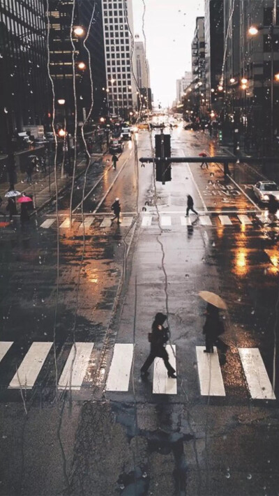 雨天的街道。