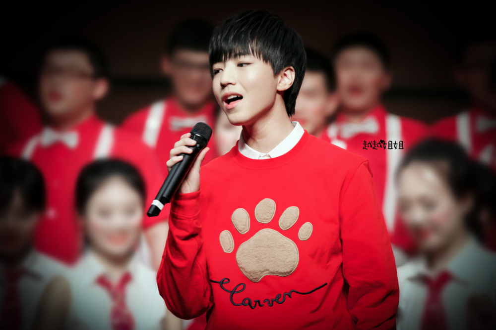 #王俊凯# #TFBOYS王俊凯# #TFBOYS#160103 八中音乐会cr：越越姐姐ovo