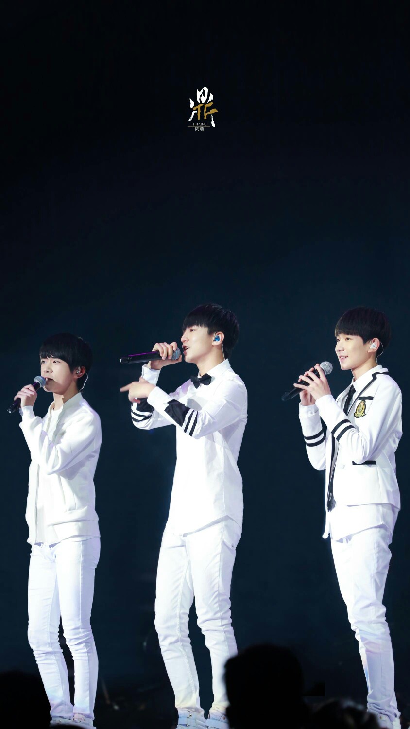 tfboys 160323 QQ音乐巅峰盛典【研贝拾露，踏海观雾，既这畅情难舒，便作醍醐下肚。踱隶属你们的途，创前世未有的路。】