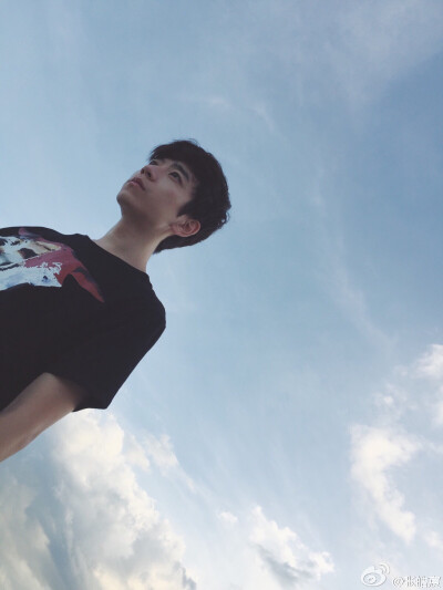 张皓宸，男头，头像，作家，