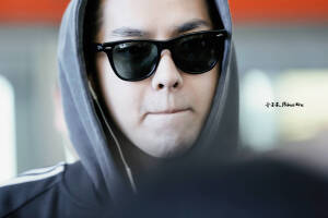 怎么办，不能大声嚷嚷，但是不呐喊，对呐  喊，小可儿怎么能注意到我，这个小蠢蛋。