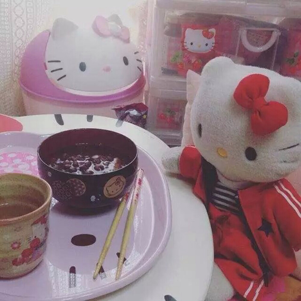 韩国首尔新村Hello Kitty Café主题餐厅 