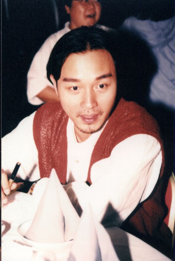 1993年9月2日张国荣参加《白发魔女传》庆功宴。
