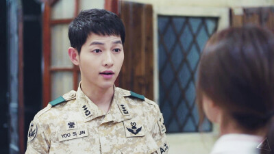 #太阳的后裔# #태양의후예# #双宋CP# #宋仲基# #宋慧乔# Descendants of the sun ♡ cr：logo EP09 “甚麼時候能看到姜醫生？” 【1080p修圖】