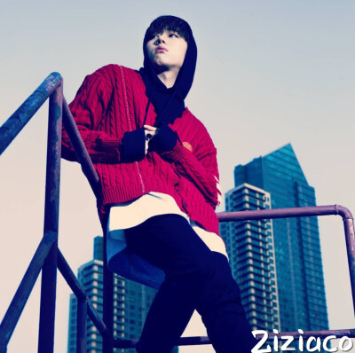 zico(blockb回归MV造型，帅死啦_(:з」∠)_)