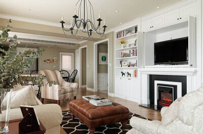 【现代美式混搭风】简约的美式装修风格就可以很好的满足这种需求，并且比较好的是，在营造慵懒舒适温馨的氛围中还能够保持一种尊贵的复古的情怀。就这款家居来说第一个让小编印象深刻的就是墙面的涂料的颜色，当然也…