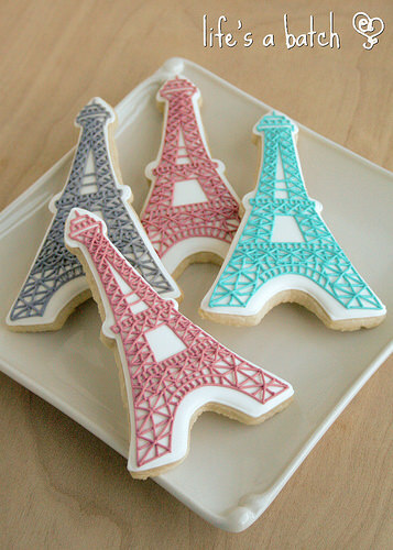 beautiful Eiffel Tower cookies