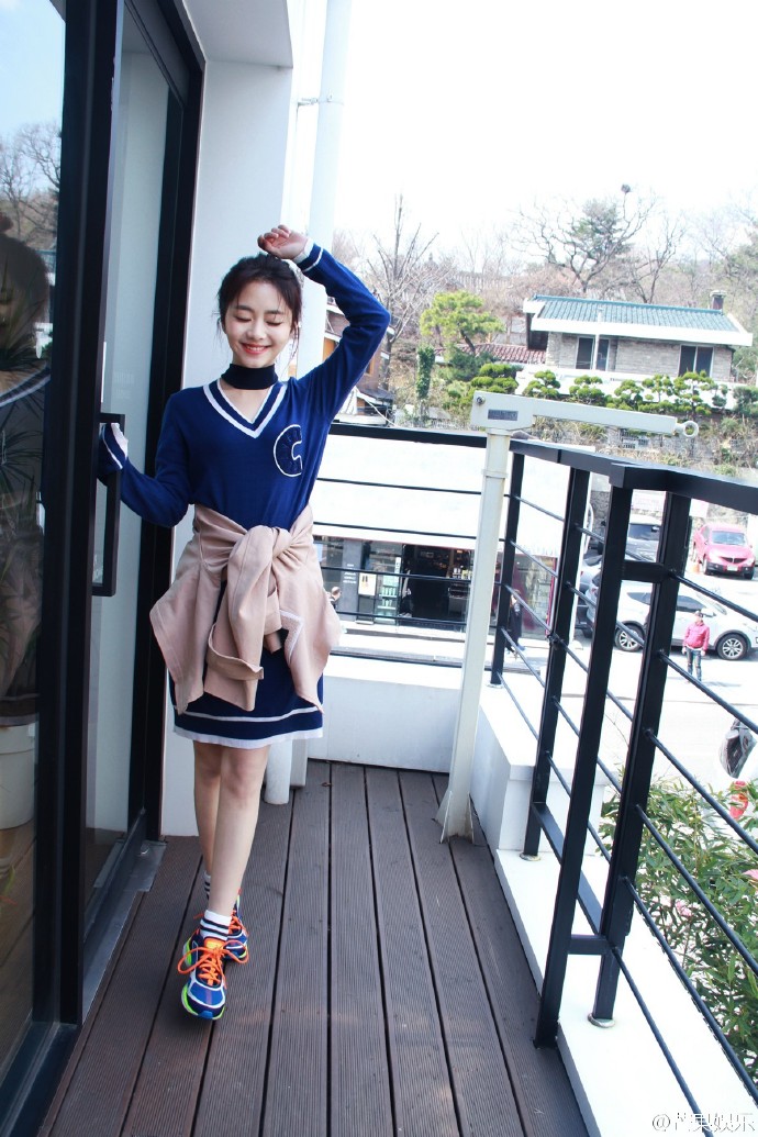 #谭松韵首尔时装周# 谭菇娘首尔行结束，小芒，总算有交代了是嘛今天小可爱太帅气了，所以你说什么都是对的姑娘一路平安，好好飞～飞高高哟～