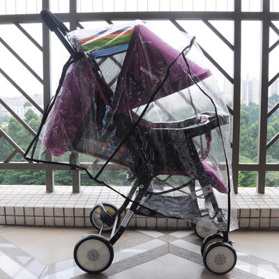 透明款雨罩，防风防雨必备哦。冬天给你的宝宝更温暖的出行。