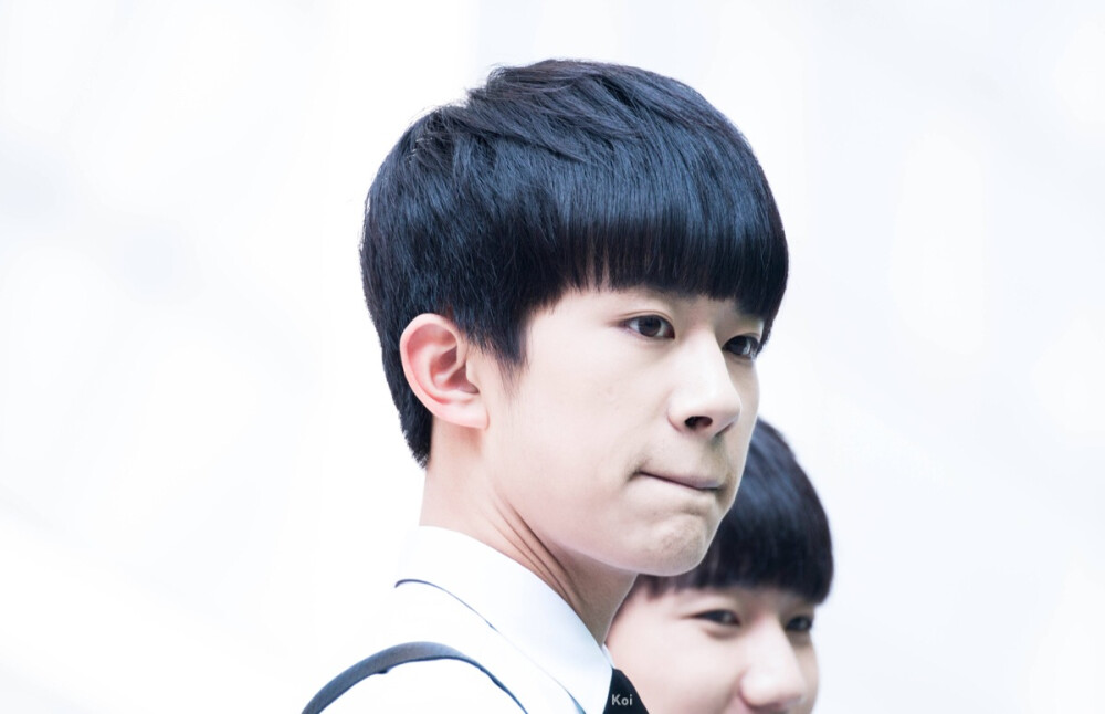 #易烊千玺 #TFBOYS 高清 帅 剪了新发型的烊