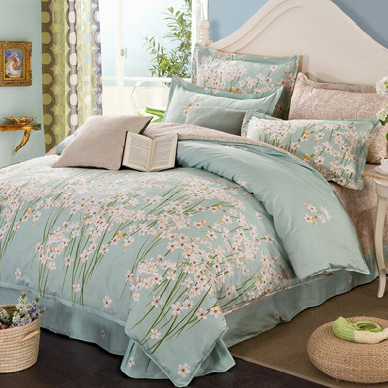 面料柔软舒适，触感细腻，色泽靓丽，久用如新。