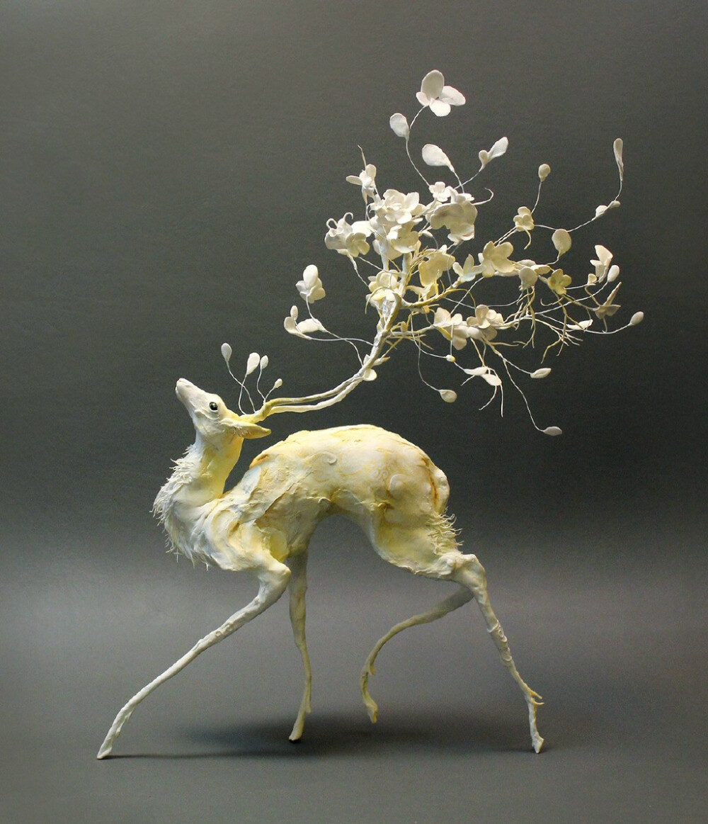 Ellen Jewett 的雕塑作品。