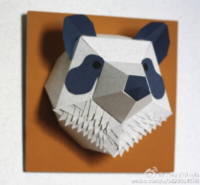 来自法国艺术家Mlle Hipolyte的纸雕塑-纸面具，复杂的折纸设计形成古怪的动物的脸，巧妙地选择和排列的纸上的互补色调，以创建一个深度感。面具包括一些最可爱的动物。他们可以提供一个孩子的玩耍一个富有想象力的出…