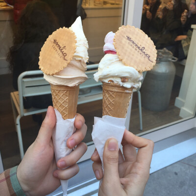 排队出了门口的gelateria