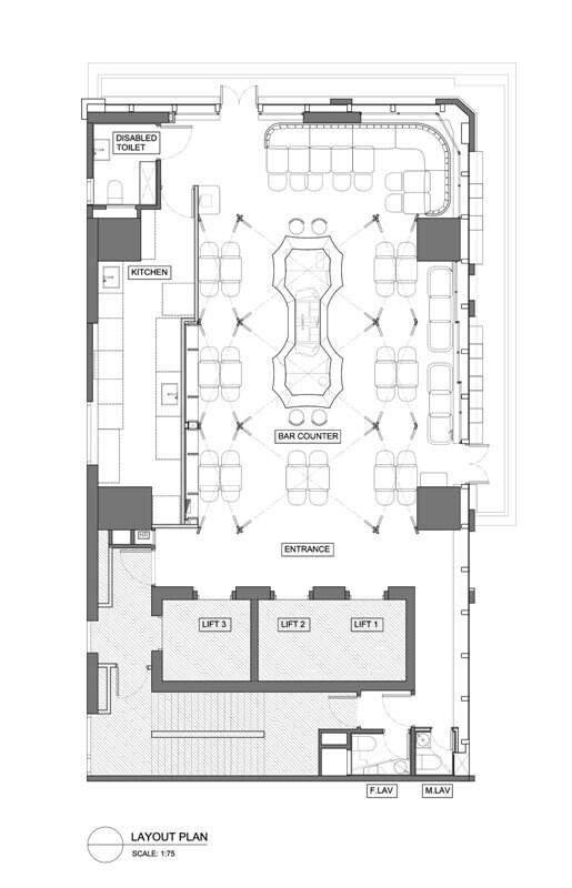 设计师:Millimeter Interior Design 设计风格: 其他风格.. 项目面积: 100-300平米 工程造价:
50-100万 项目地址:香港 设计说明: Castello 4是一家酒吧式餐厅，位于香港的商业大厦内，主要经营意大利菜和高级酒类饮品。一进入餐厅就看到双重摺叠的造型创造出对称的拱形天花，加上倒三角型的支柱，强调了天花的高度，扩大了整…