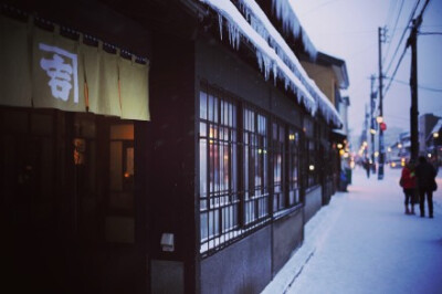 和爱的人一起去看美丽风景吧 