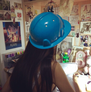 女头像 By：李倩