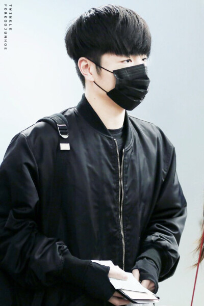 iKON. 구준회 cr.logo