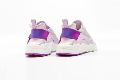 Nike Air Huarache Ultra 女鞋推出淡紫配色款