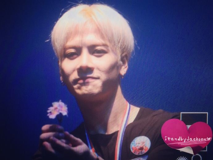 #王嘉尔Jackson##王嘉尔透鲜滴星期天##王嘉尔拜托了冰箱# 160402 明洞签售 你最好看最好看 全世界最喜欢你啦@王嘉尔