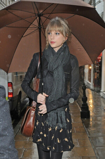 『T.S.』泰勒 斯威夫特
