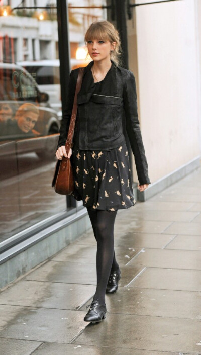 『T.S.』泰勒 斯威夫特
