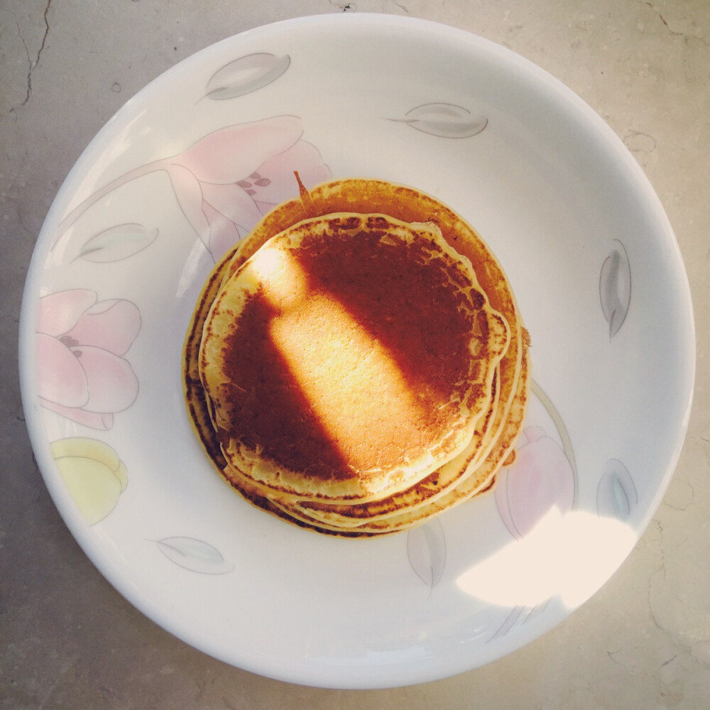 本来我是想做pancake 但结果怎么做成了贴饼的感觉……心塞啊