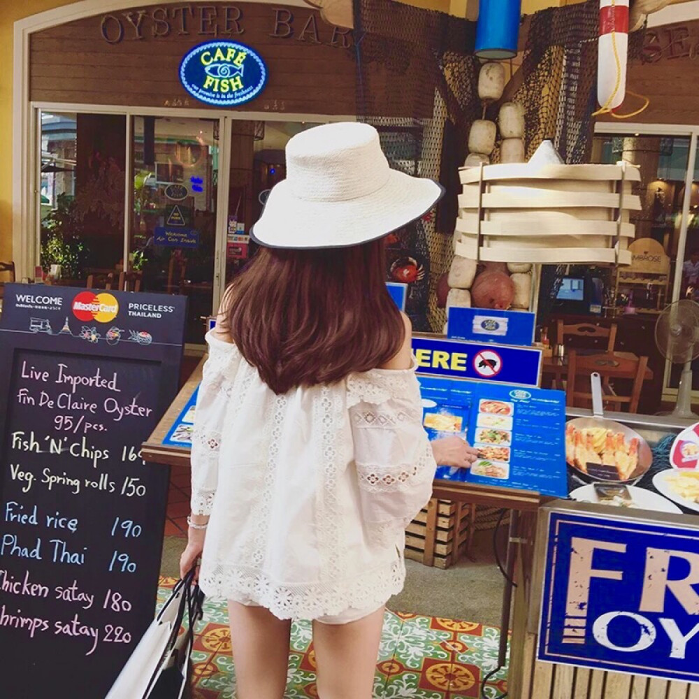 女头像 By：李倩