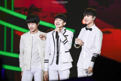 #易烊千玺 #王俊凯 #王源 #TFBOYS QQ音乐盛典 高清 三人同行