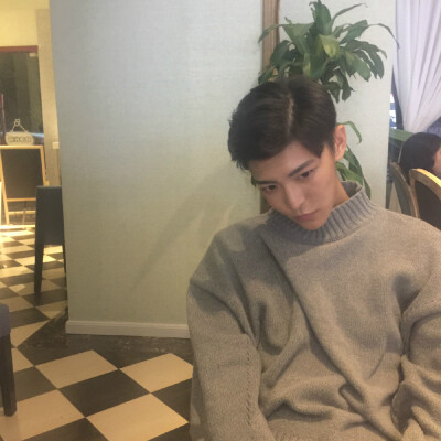 Jewel 男头 拿图点赞，谢谢合作