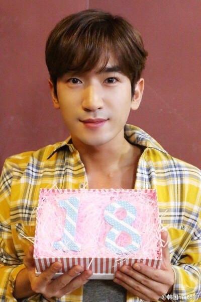 shinhwa MinWoo