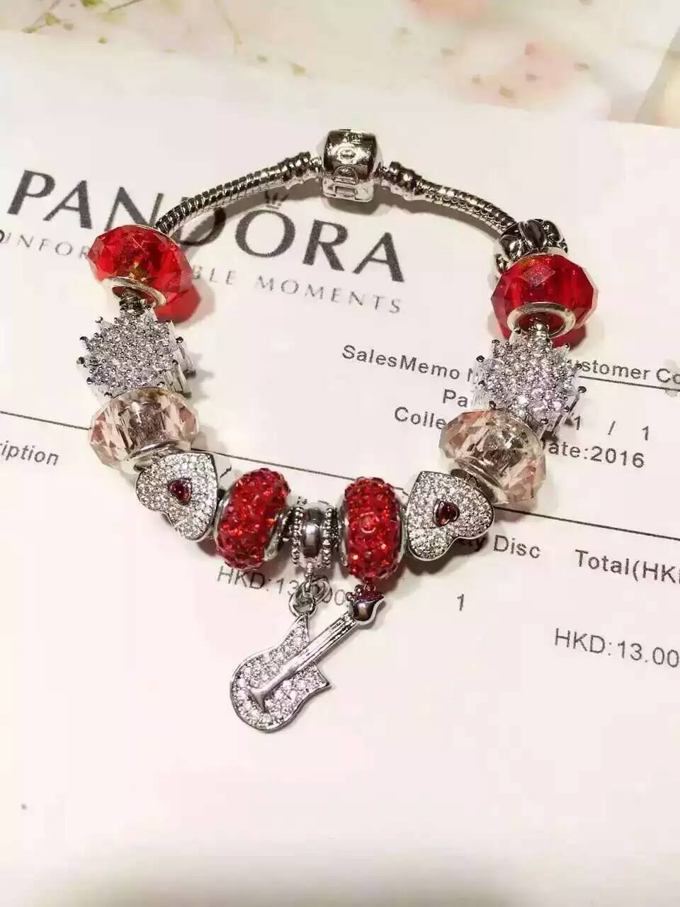 ❤️655爆爆❗〖PANDORA潘多拉〗潘多拉手链✨✨精美足足一样专柜品质❗❤️PANDORA 喜欢把自己的梦想穿成串，把过去的记忆带在手上，把未来的祝福与憧憬装在心里高端版本