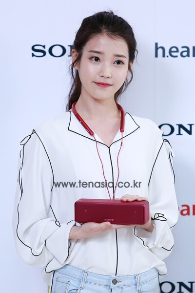 IU 李知恩，sony新品发布会