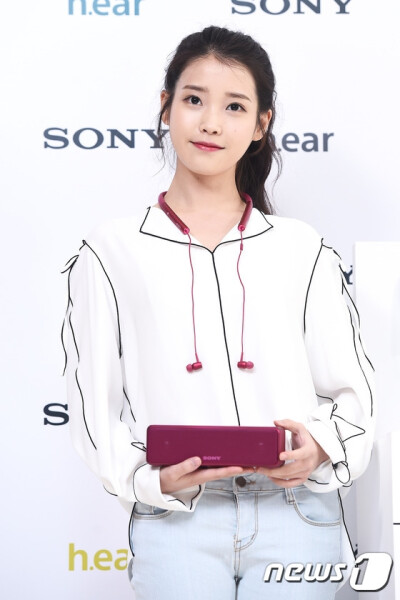 IU 李知恩，sony新品发布会