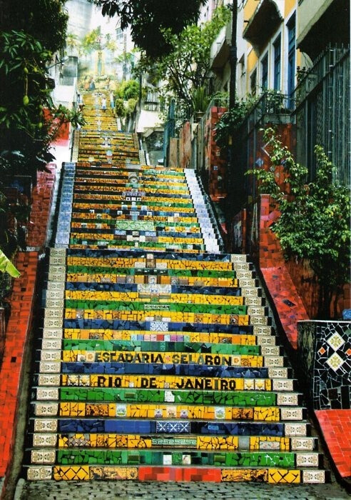 escadaria selaron, rio de janeiro#路#唯美 小清新 治愈 大气磅礴 摄影 人物 植物 怀旧 封面 风景