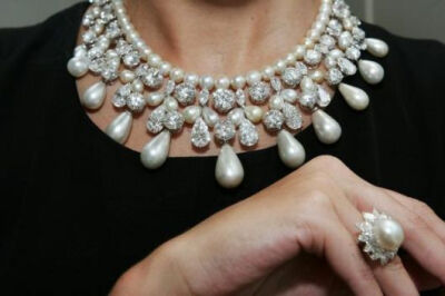 珍珠和钻石项链