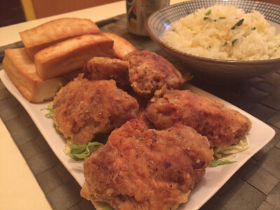 一人の食 炸物