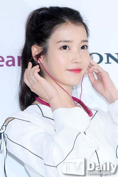 IU 李智恩