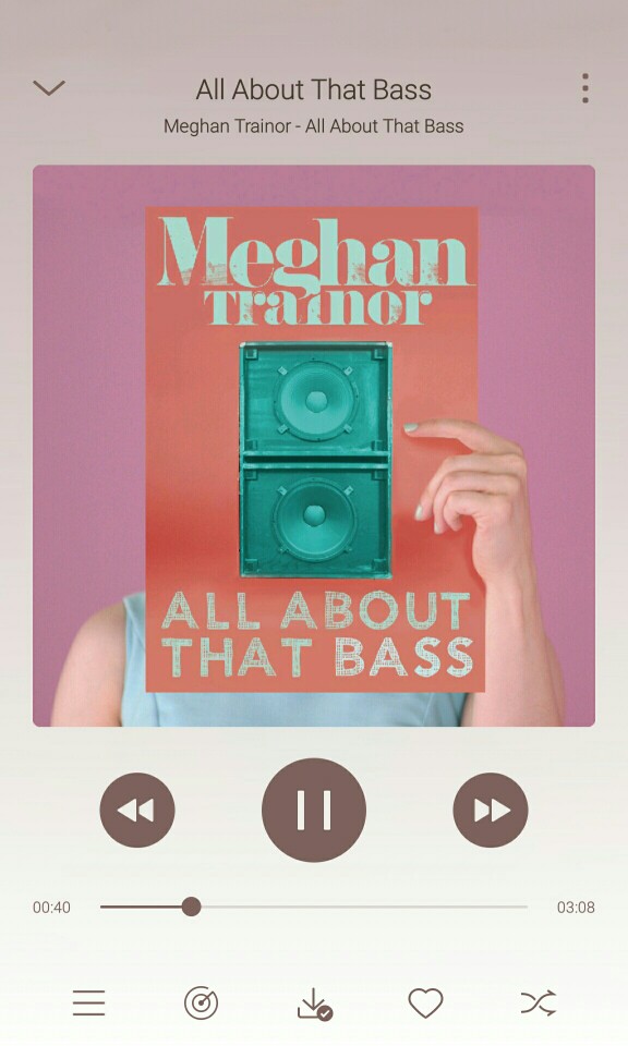 Meghan Trainor-All About That Bass
算首洗脑的歌吧 封面也是清新粉嫩的颜色♡欧美音乐？