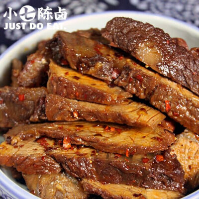 香辣牛肉干
店铺链接：http://s.click.taobao.com/Z5XxyYx