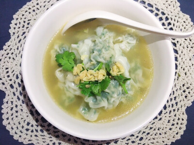 Niki欧尼的晚餐 鸡汤虾仁馄饨