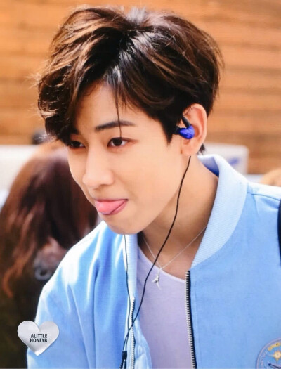 GOT7 林在范（JB.）、朴珍荣（Jr.）、段宜恩（Mark）、王嘉尔（Jackson）、崔荣宰（YoungJae）、BamBam、金宥谦（YuGyeom） 吐舌头什么的太犯规了好不好！！！