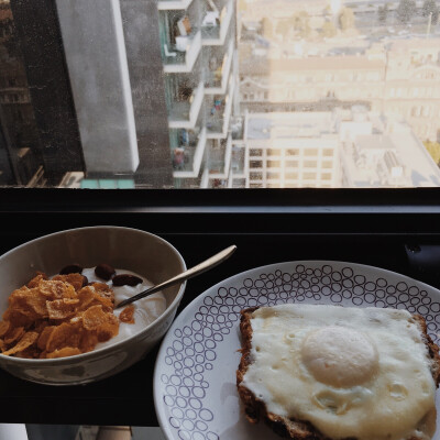 面包片+鸡蛋+cheese直接蒸了真的好吃！哈哈哈