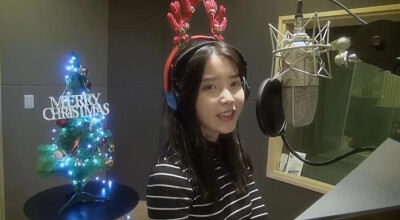 《12月24日(D.ear Cover)》—IU