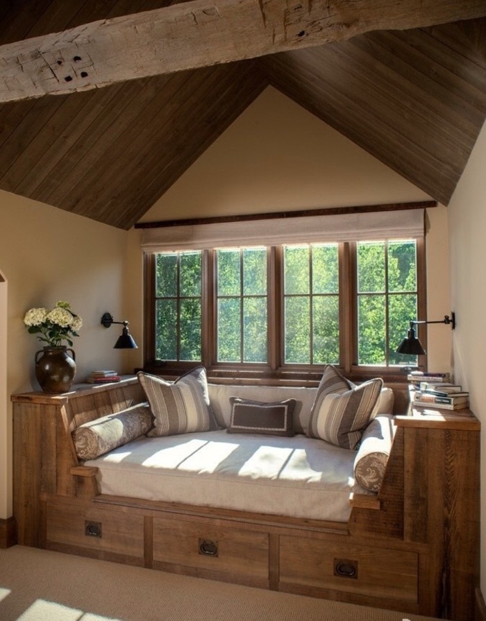 实木的飘窗 适合搭配美式或者田园风的家居设计