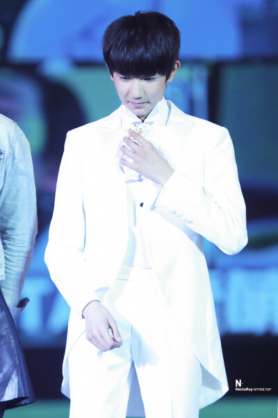 TFBOYS王源 151108 森林小夜曲生日会 cr：NectaRoy