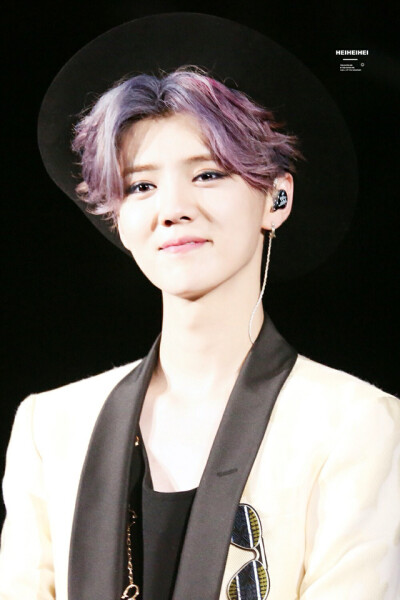 鹿晗（LU HAN）