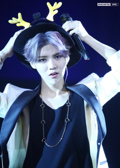 鹿晗（LU HAN）